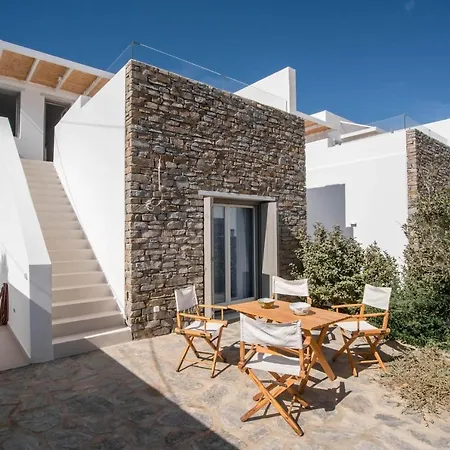 Daire Deluxe Maisonette With Private Jacuzzi Molos (Paros)